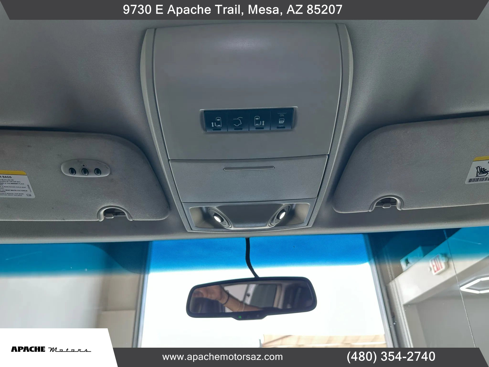 Used 2014 Chrysler Town & Country Touring image 30