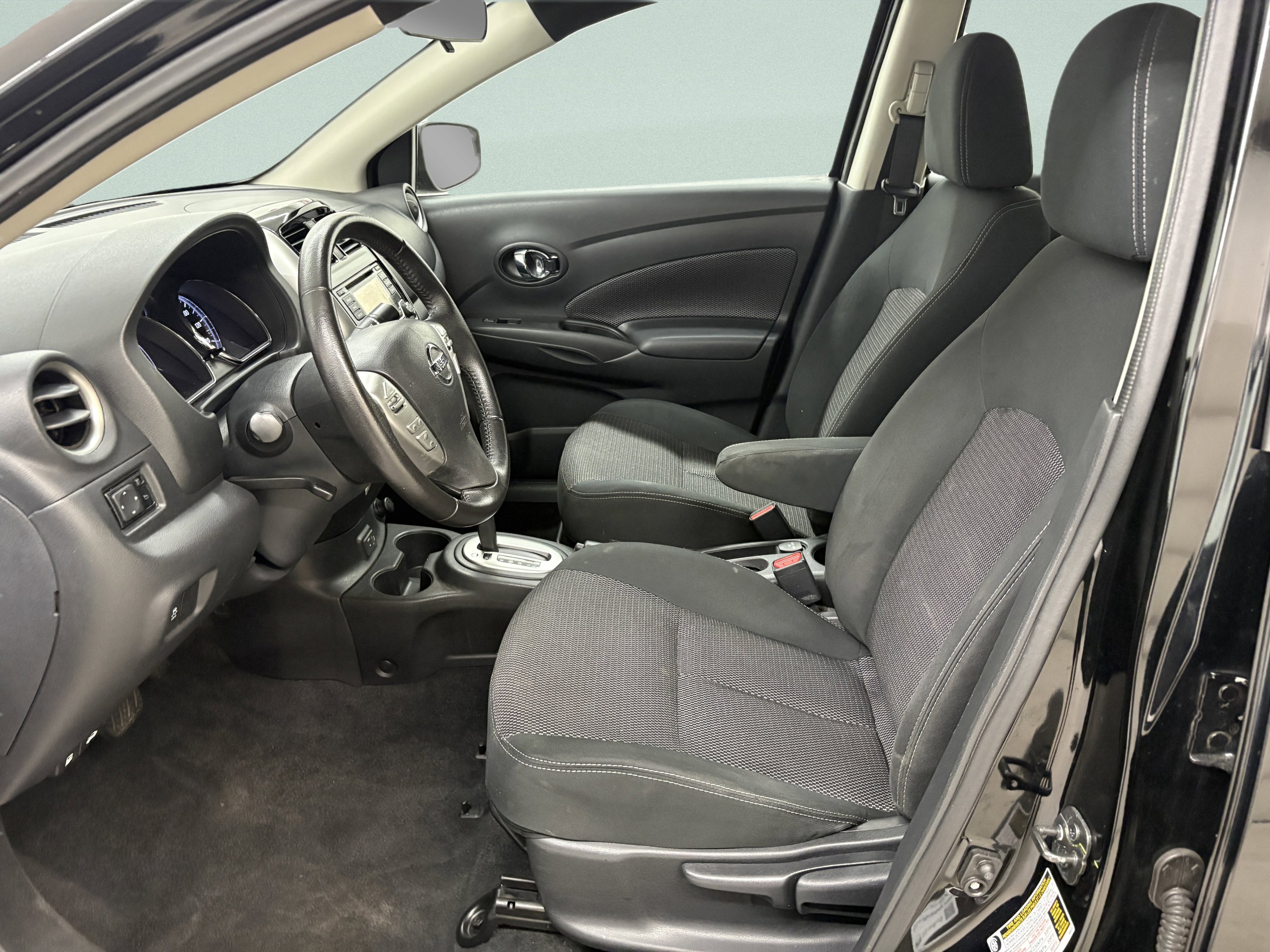 Used 2018 Nissan Versa SV w/ SV Special Edition Package image 11