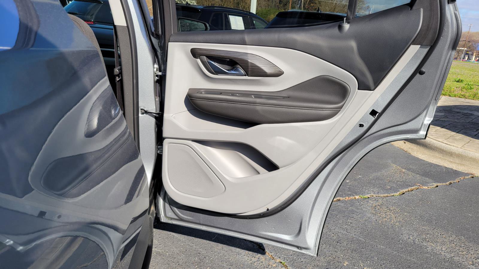 Used 2023 GMC Terrain SLE image 42