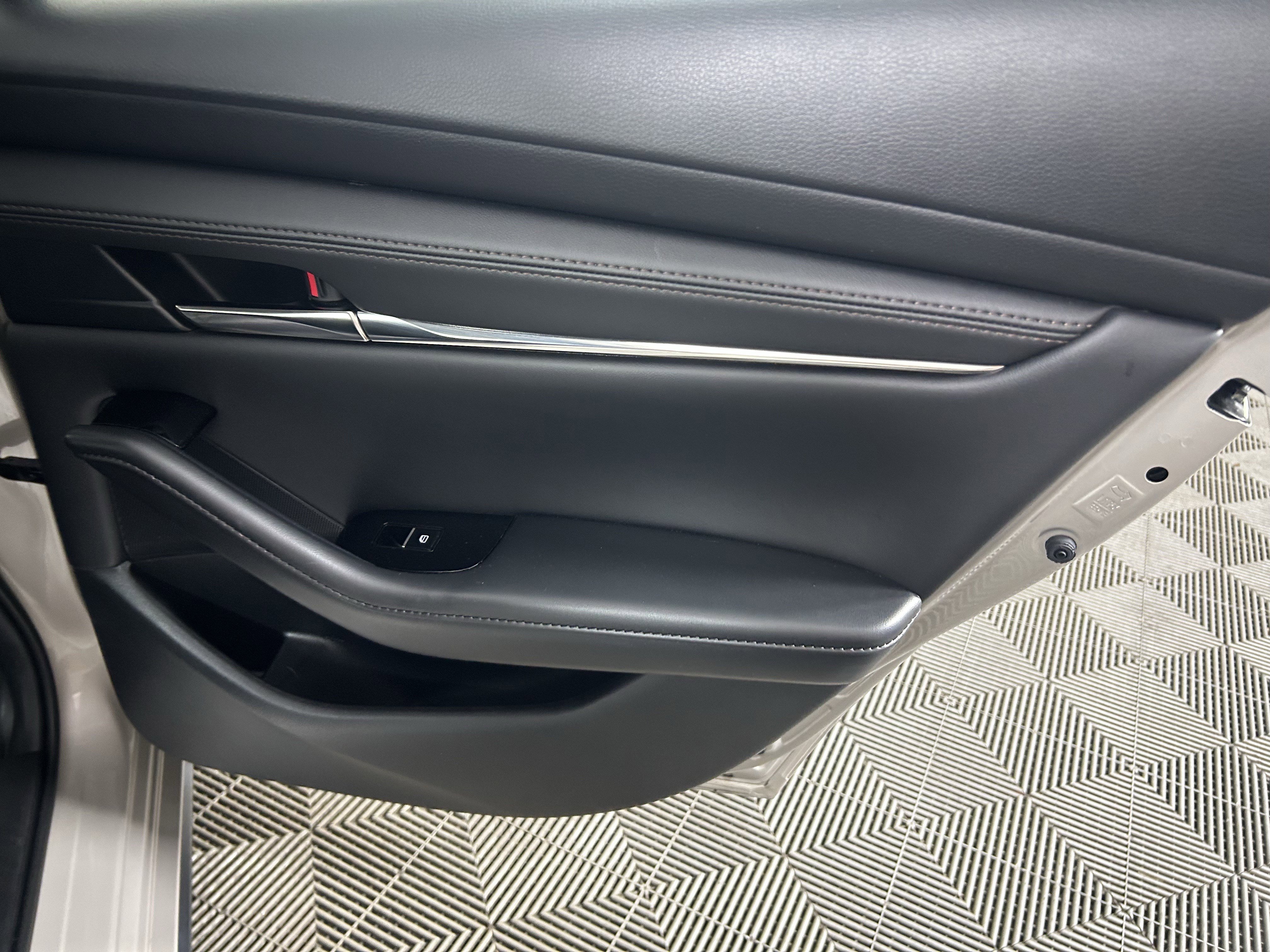 Used 2025 MAZDA MAZDA3 s image 41