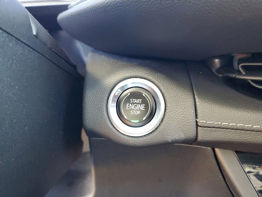 Used 2023 Buick Envision Essence FWD image 25