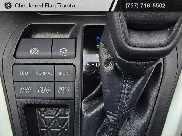 Used 2022 Toyota RAV4 XLE AWD/4WD image 25