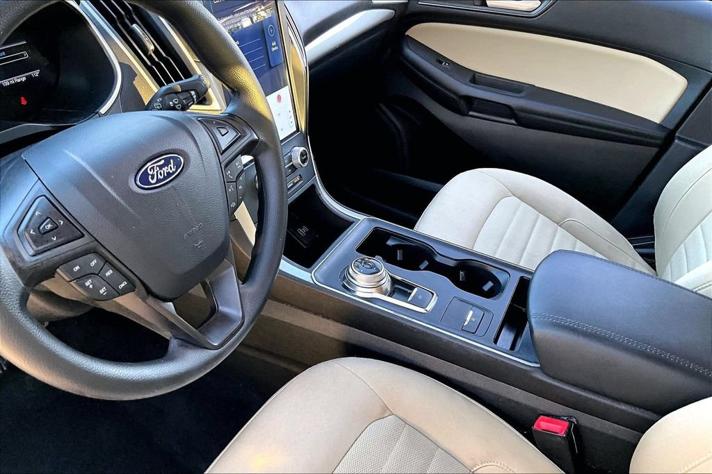 Used 2021 Ford Edge SE AWD/4WD image 16