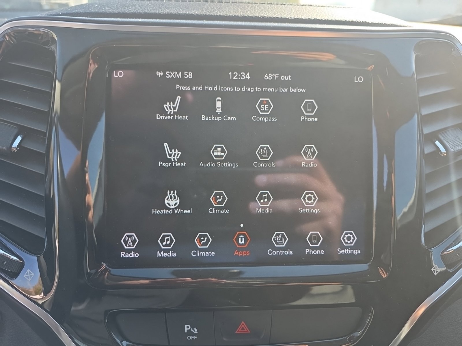 Used 2019 Jeep Cherokee Limited FWD image 16