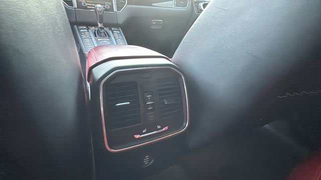Used 2018 Porsche Macan GTS image 22