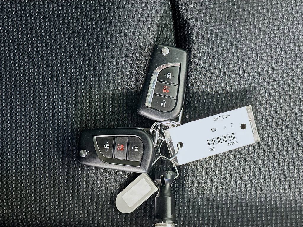 Used 2023 Toyota RAV4 LE AWD/4WD image 34