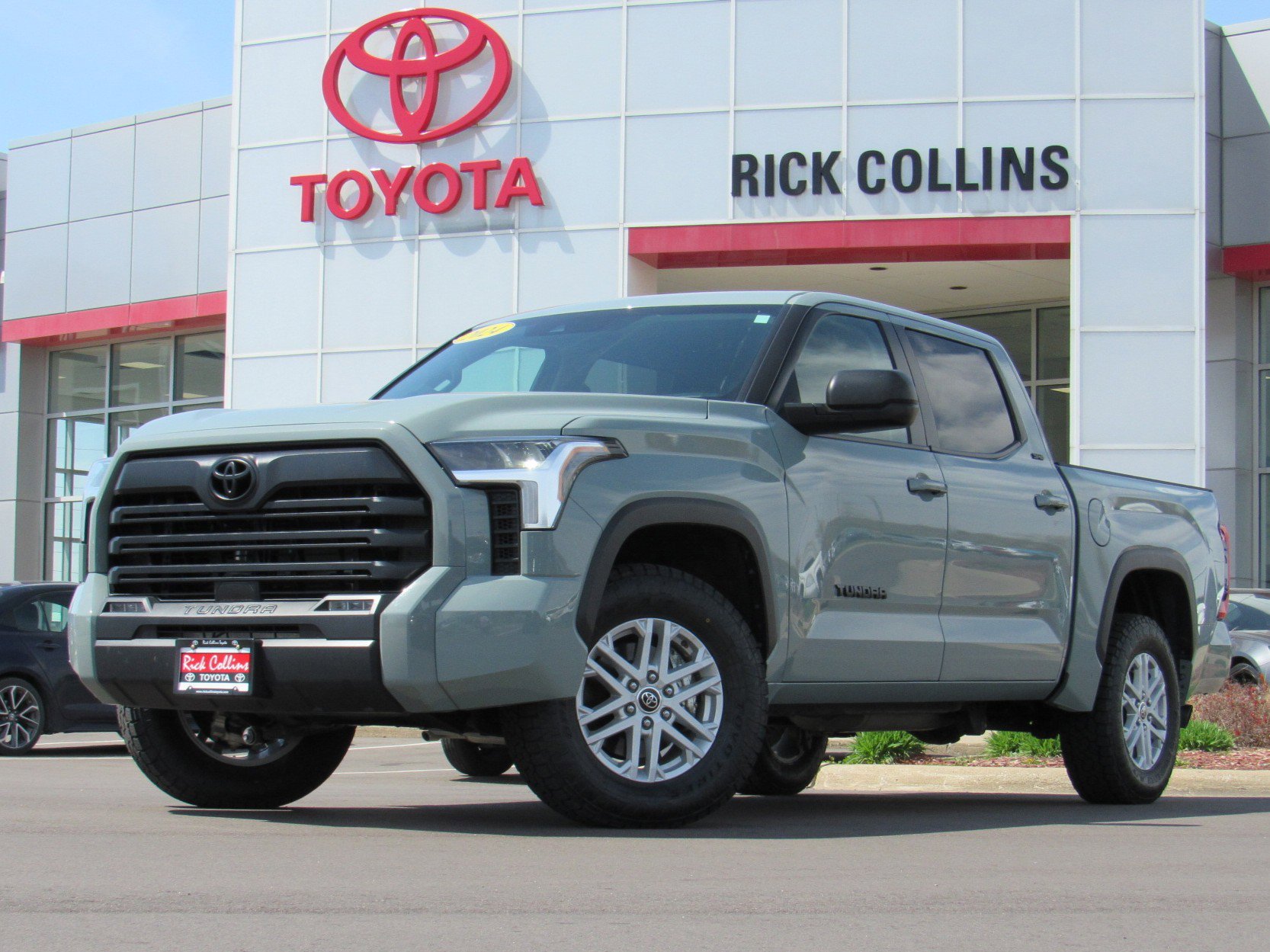 Used 2024 Toyota Tundra SR5 w/ SR5 Premium Package AWD/4WD image 1