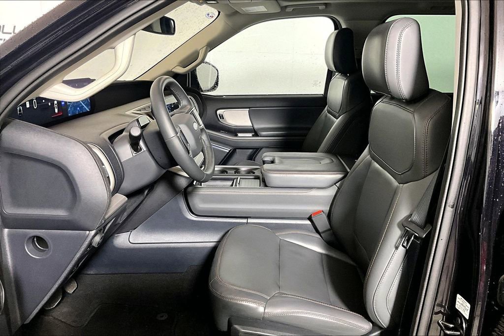 Certified 2025 Ford Expedition Active AWD/4WD image 20