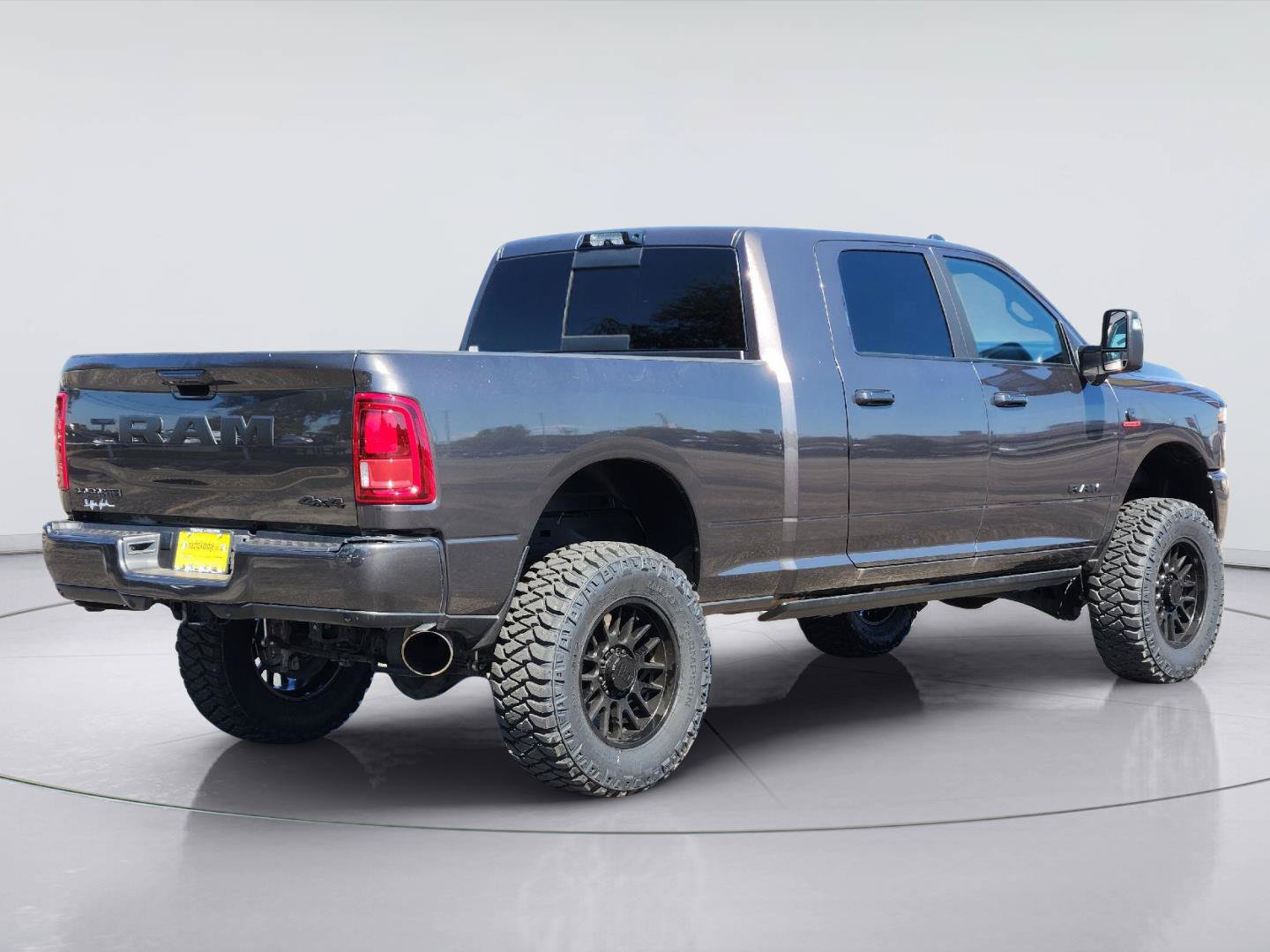 Used 2025 RAM 2500 Laramie AWD/4WD image 28