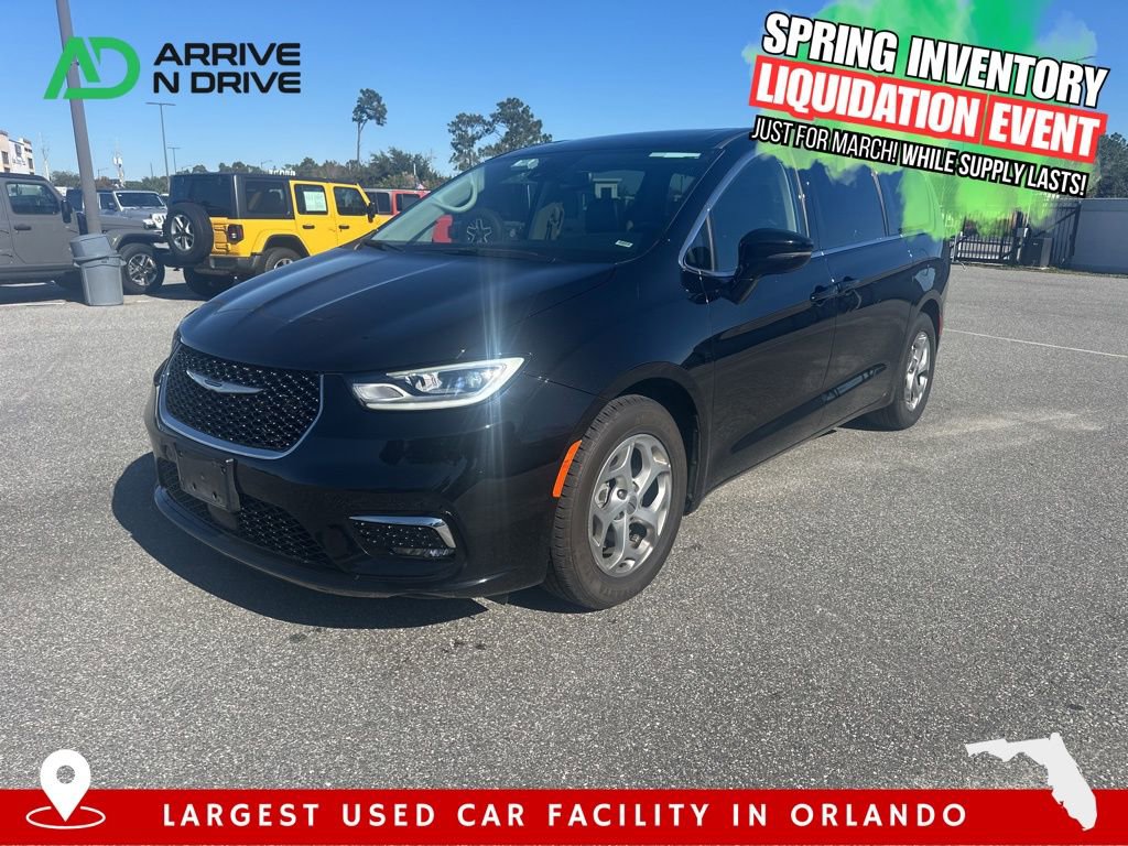Used 2024 Chrysler Pacifica Limited image 1