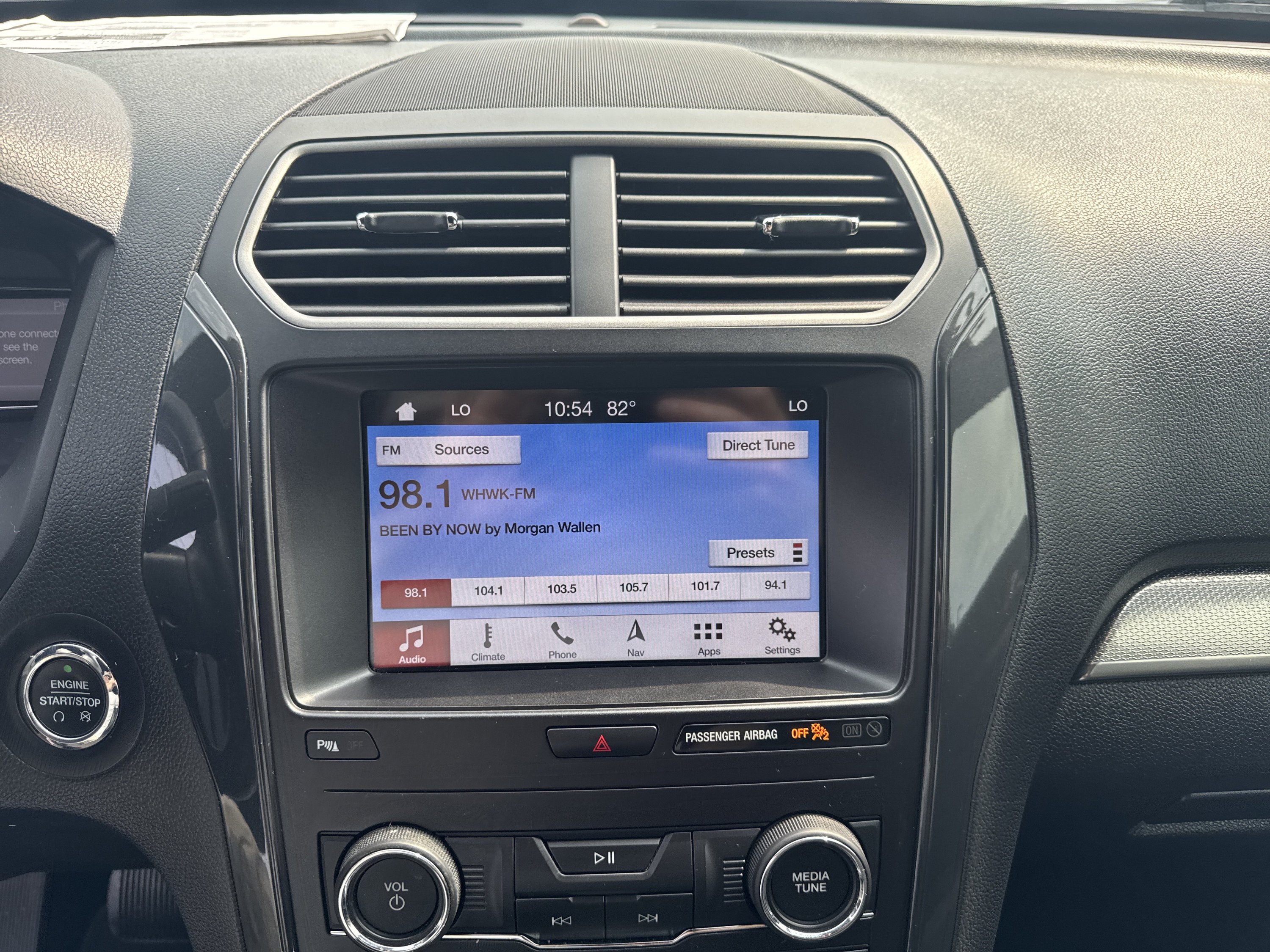 Used 2019 Ford Explorer XLT w/ Equipment Group 202A FWD image 14
