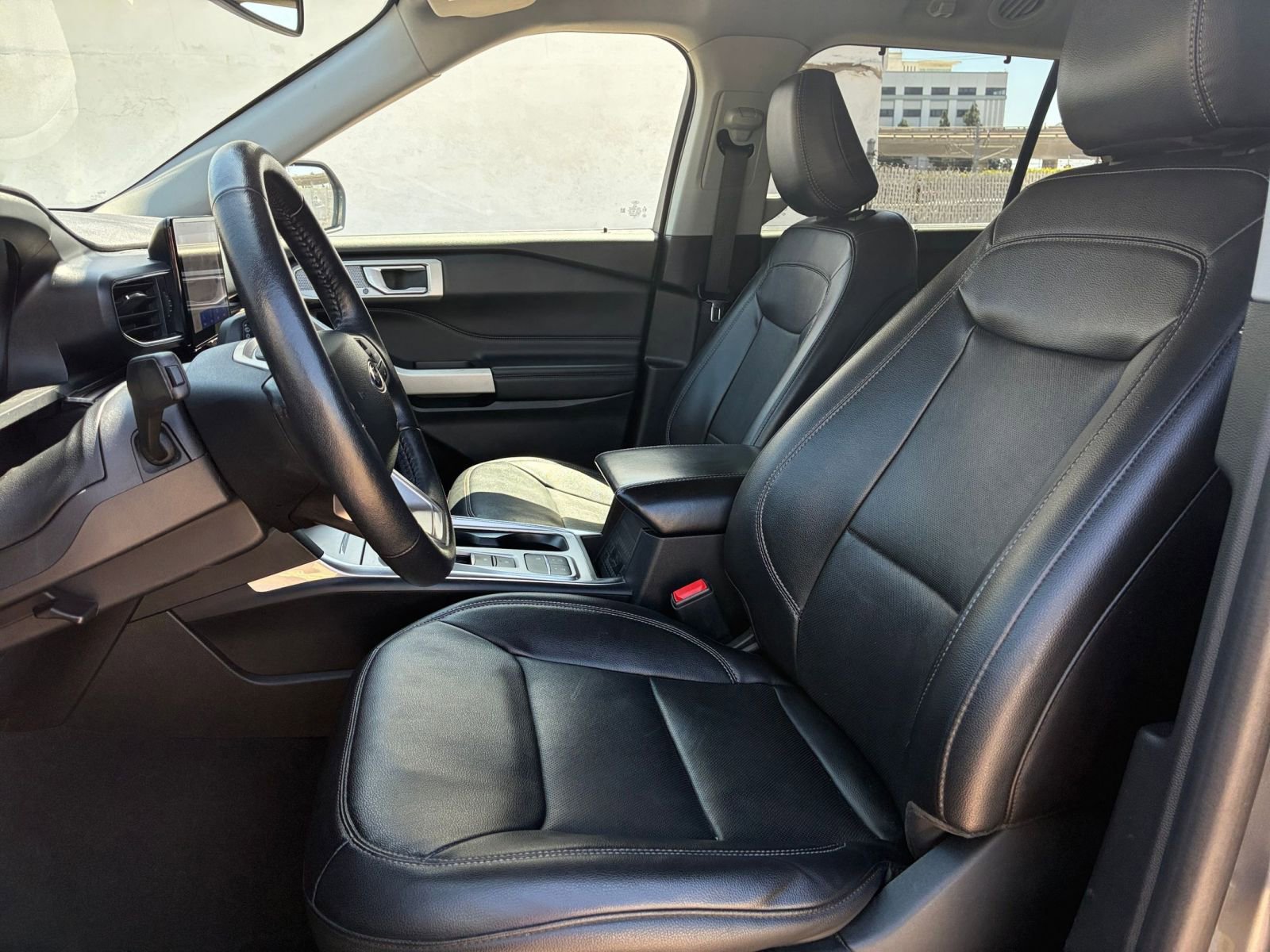 Used 2023 Ford Explorer Limited image 30