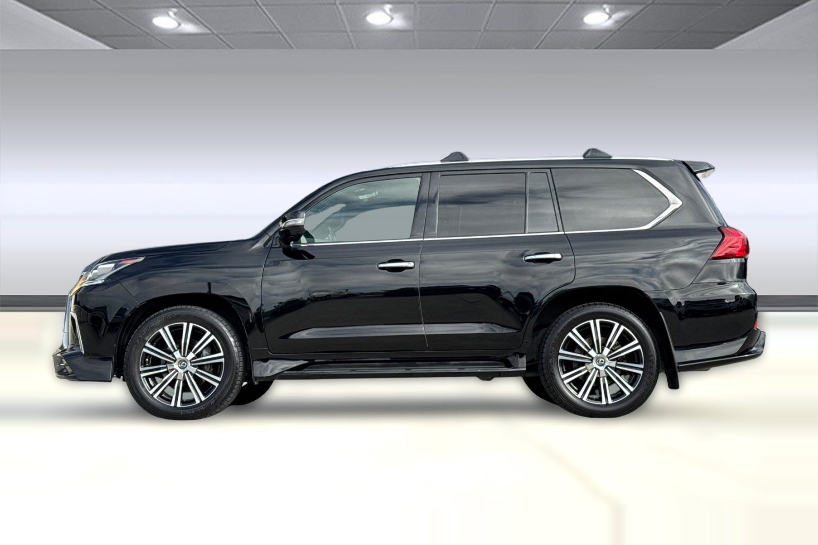 Used 2020 Lexus LX 570 4WD w/ Sport Package image 2