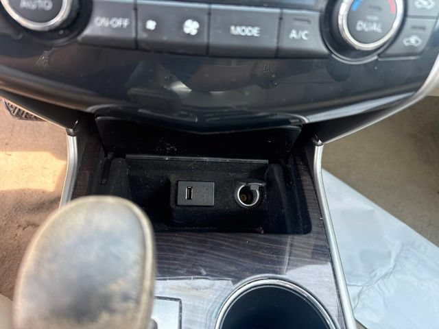 Used 2013 Nissan Altima 3.5 SL FWD image 23