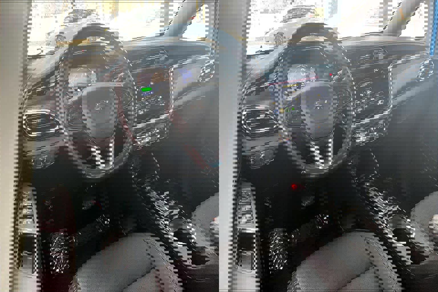 Used 2023 Chevrolet Bolt LT w/ Infotainment Package image 17