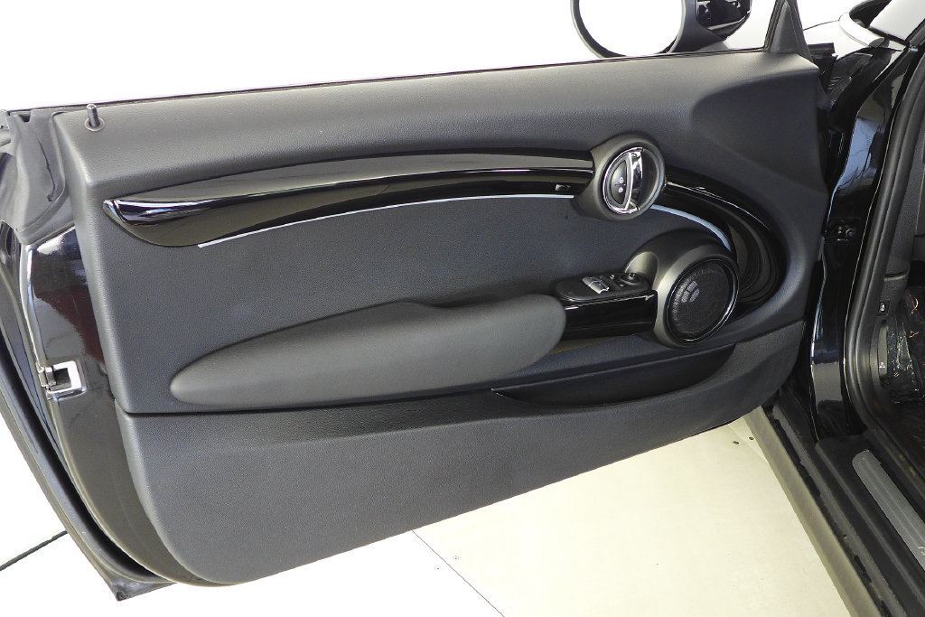Certified 2024 MINI Cooper SE FWD image 11