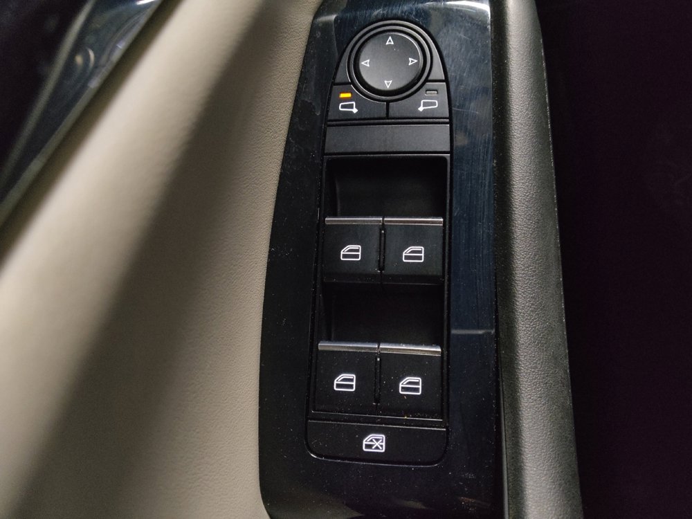 Used 2021 MAZDA MAZDA3 s image 27