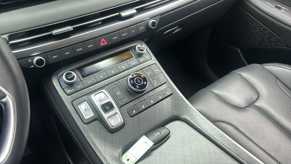 Used 2024 Hyundai Palisade Limited AWD/4WD image 20