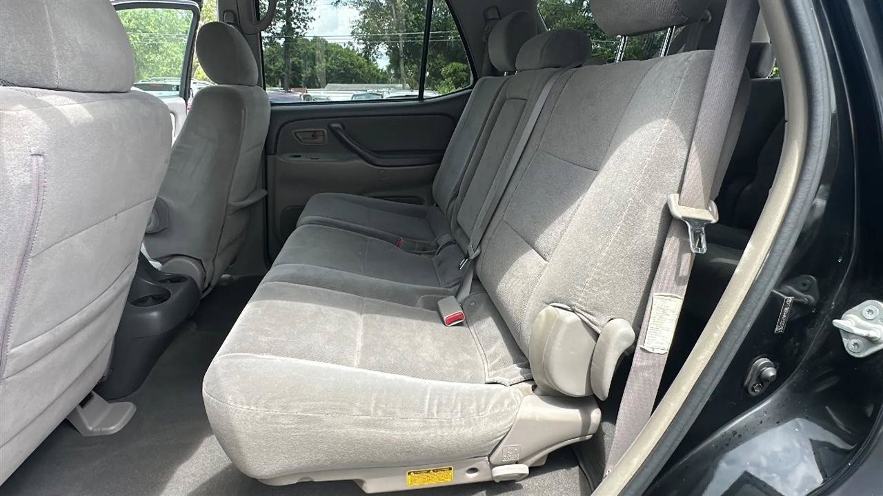 Used 2006 Toyota Sequoia SR5 AWD/4WD image 28