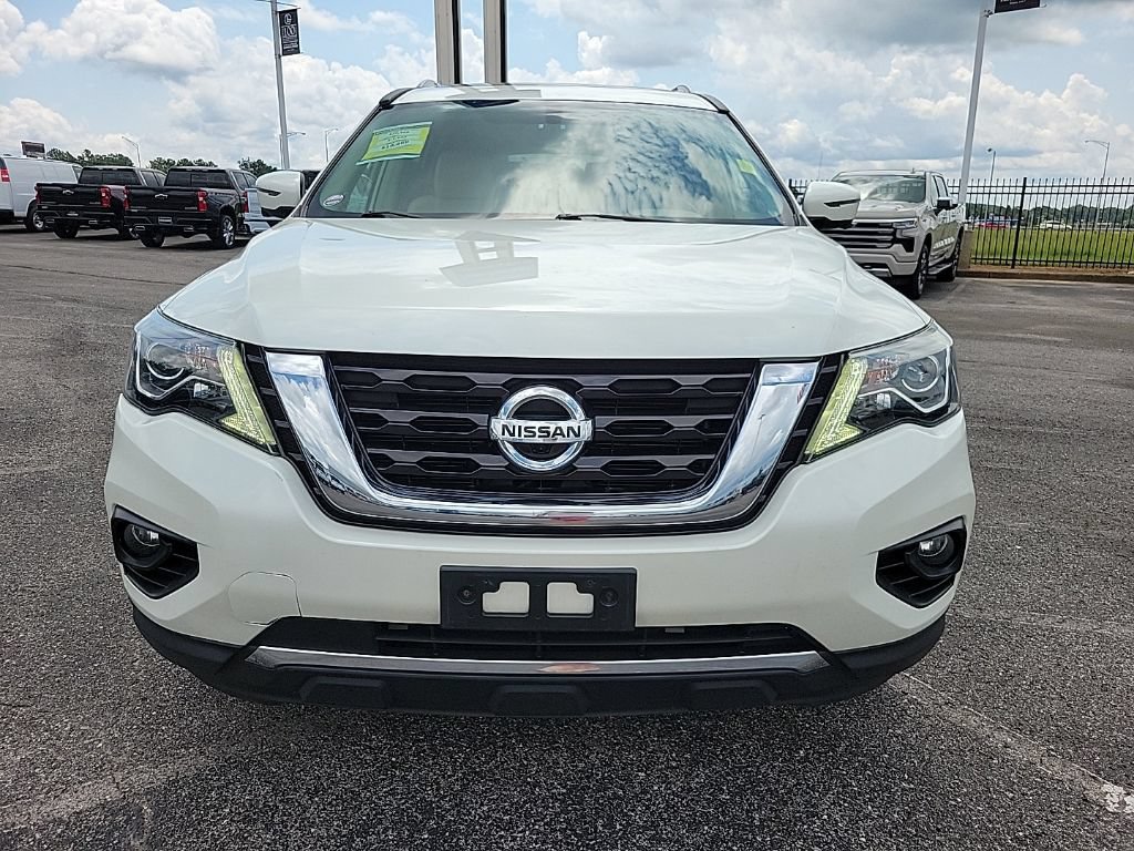 Used 2018 Nissan Pathfinder Platinum AWD/4WD image 2