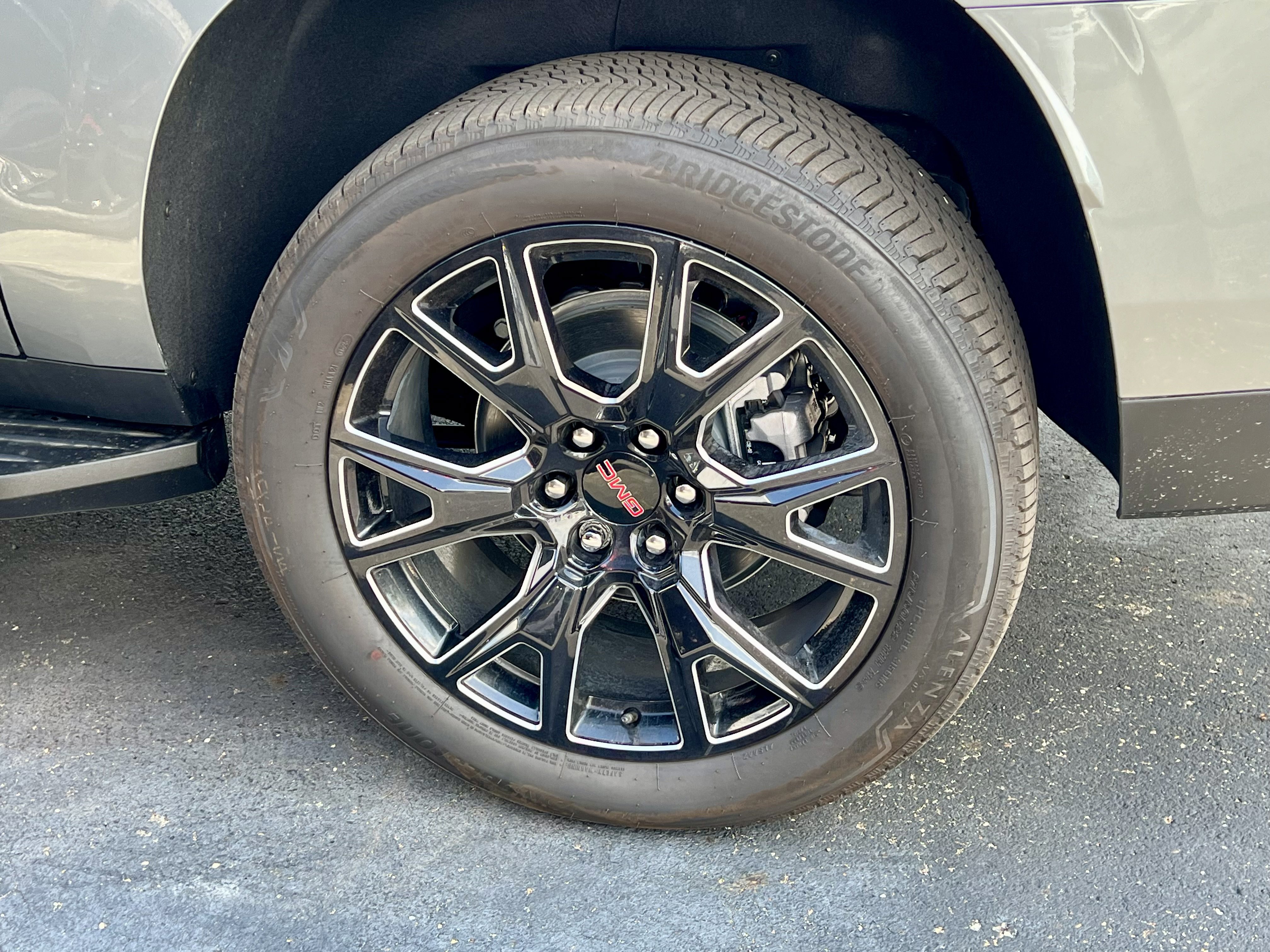 New 2025 GMC Yukon XL Denali image 33