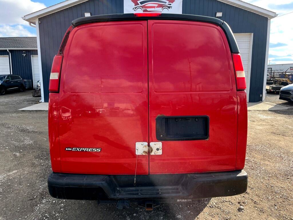 Used 2009 Chevrolet Express 2500 Extended image 4