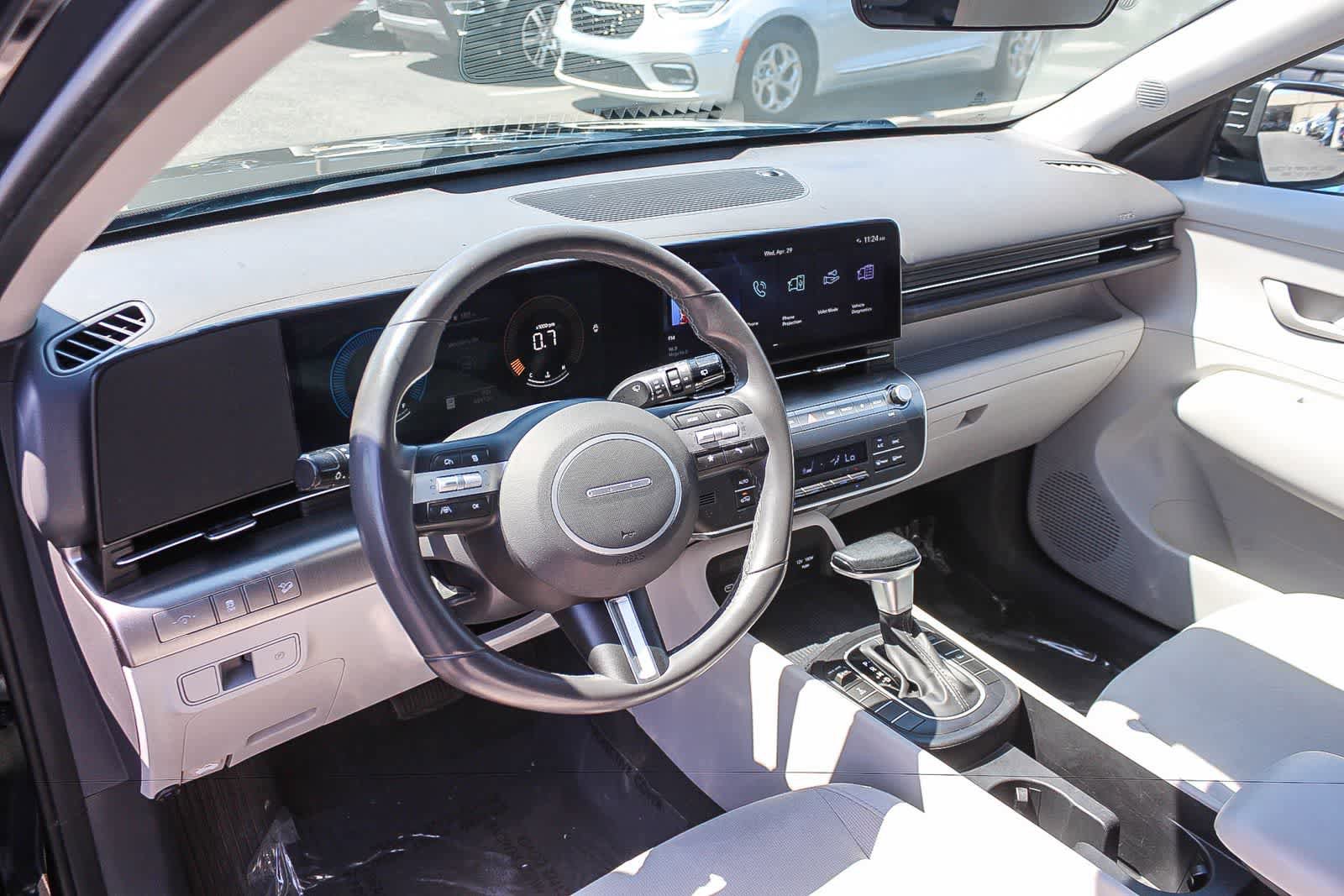 Certified 2024 Hyundai Kona SEL AWD/4WD image 22