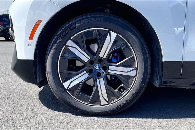 Used 2025 BMW iX xDrive50 AWD/4WD image 8