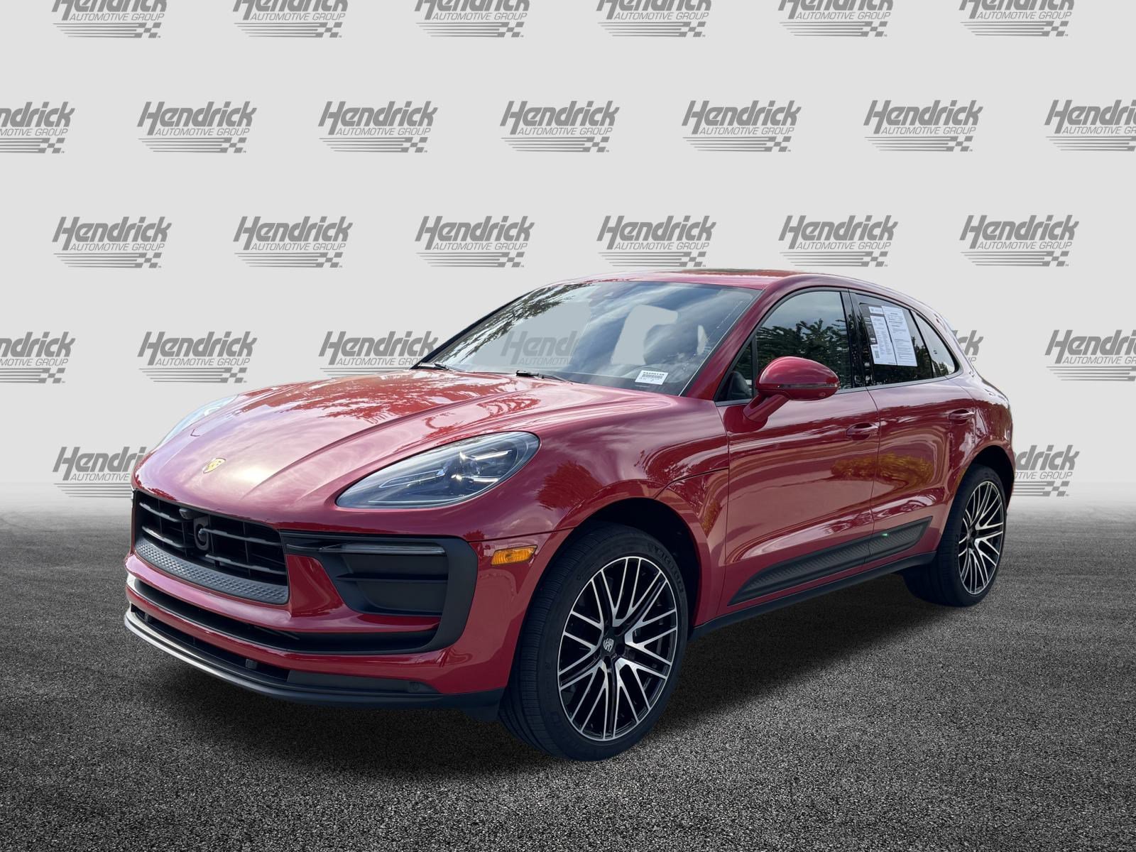 Used 2024 Porsche Macan image 5