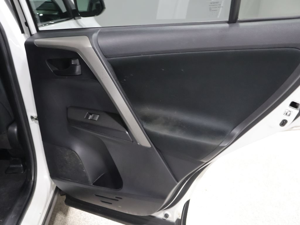 Used 2017 Toyota RAV4 LE w/ Carpet Mat Package FWD image 21