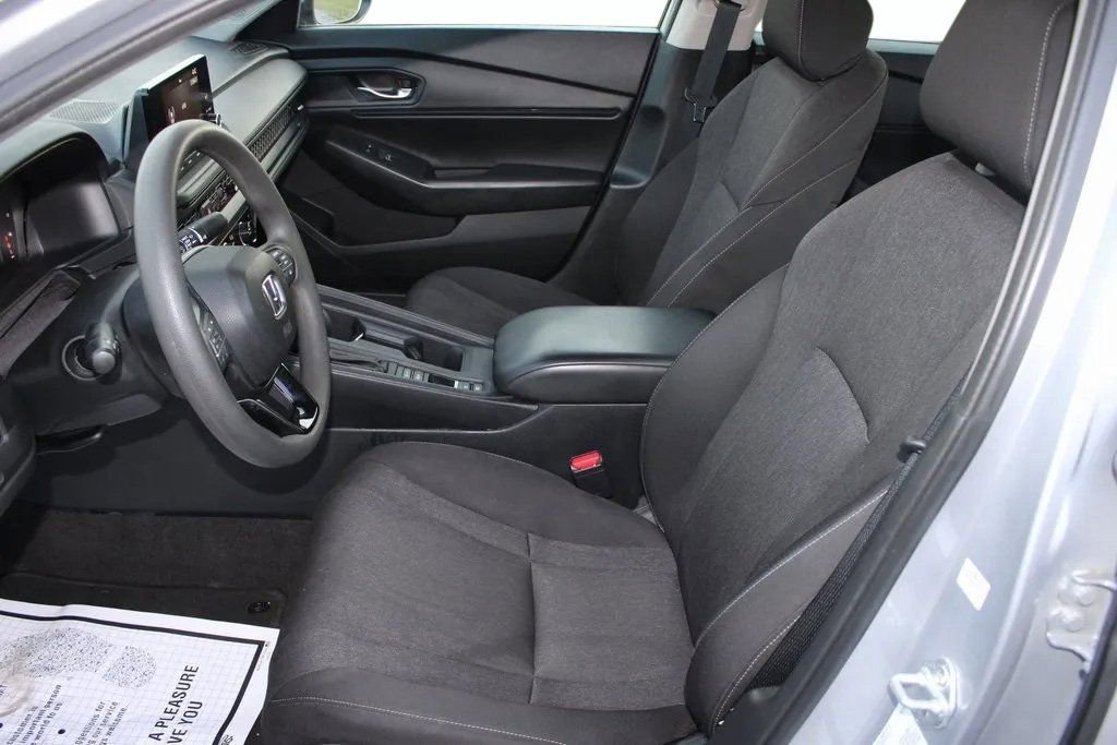 Used 2023 Honda Accord EX image 9
