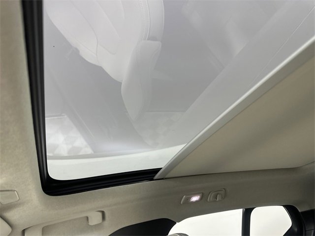 Used 2025 Volvo XC40 B5 Plus w/ Climate Package image 34