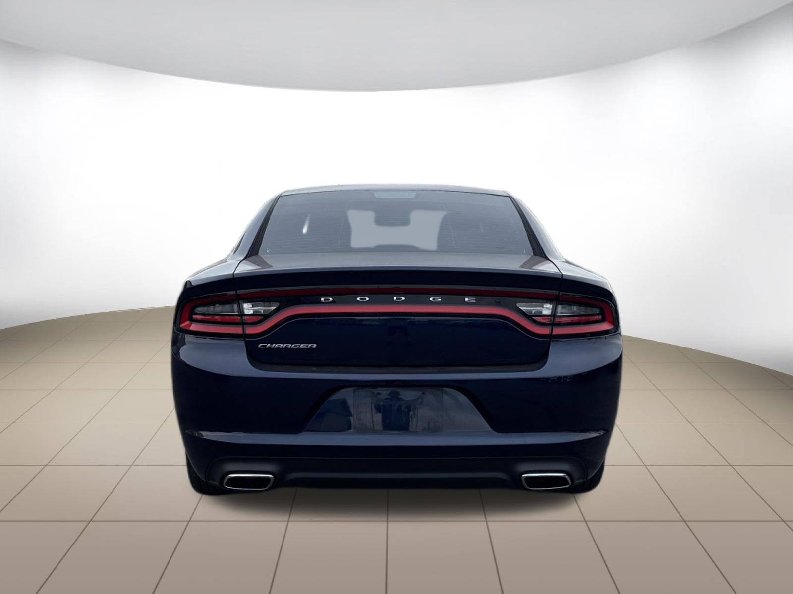 Used 2016 Dodge Charger SE RWD image 6