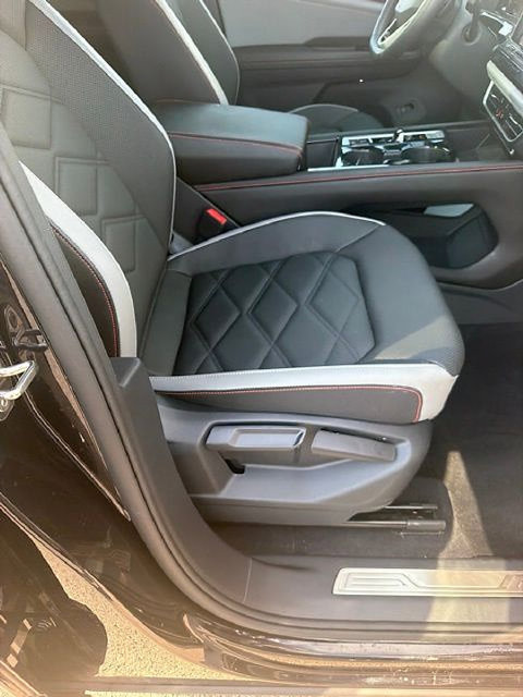 Used 2025 Volkswagen Atlas Peak Edition SE AWD/4WD image 9