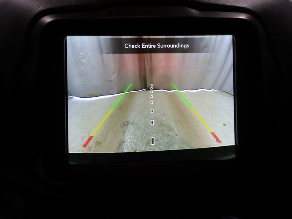 Used 2023 Jeep Renegade Latitude AWD/4WD image 28