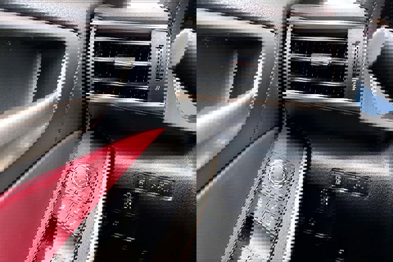 Used 2019 Lexus IS 300 F Sport w/ F Sport Package image 34