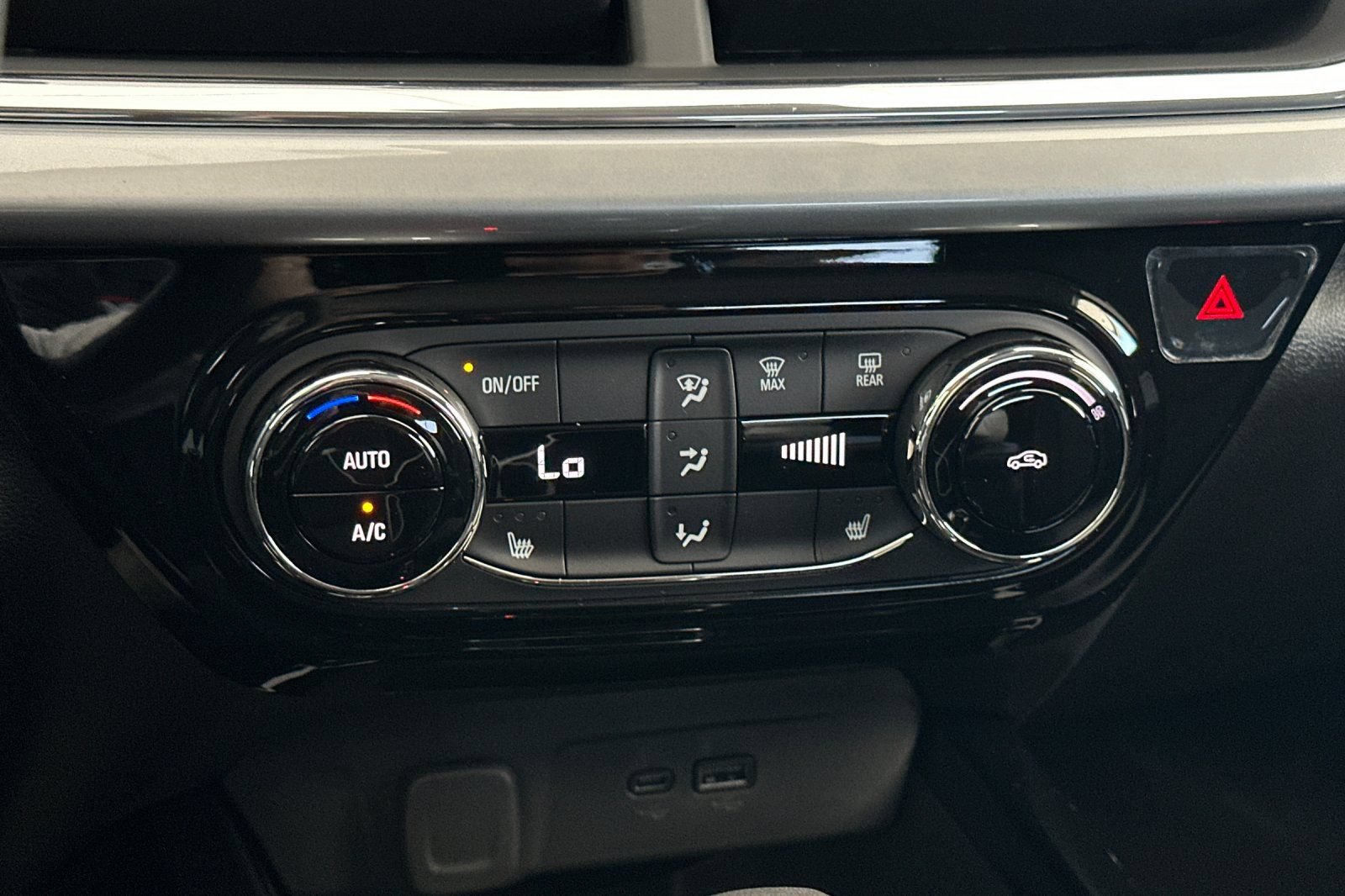 New 2026 Chevrolet Trax LT w/ Driver Confidence Package FWD image 20