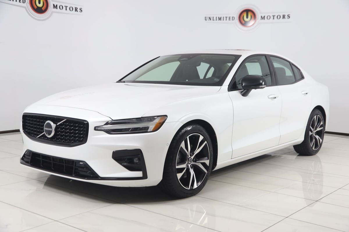Used 2024 Volvo S60 B5 Plus AWD/4WD image 5
