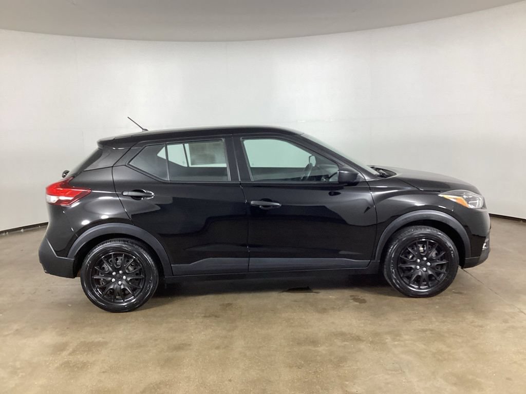 Used 2018 Nissan Kicks SV FWD image 7