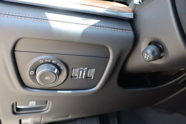 New 2026 Jeep Grand Cherokee Summit AWD/4WD image 15