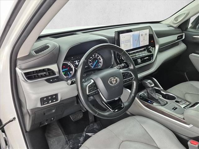 Used 2021 Toyota Highlander Platinum AWD/4WD image 10