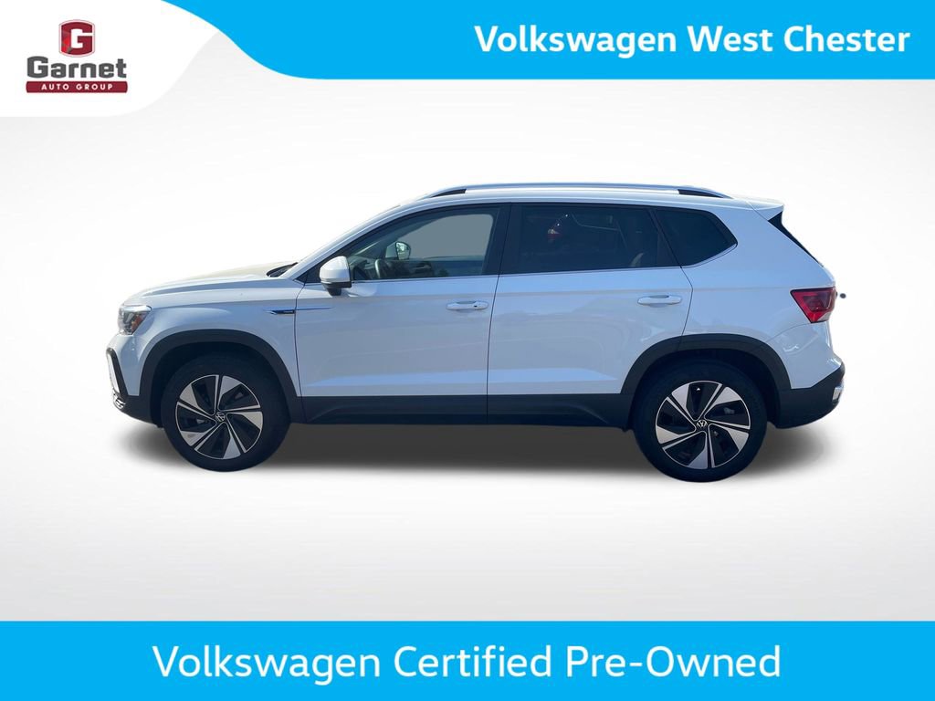 Used 2024 Volkswagen Taos SE w/ Panoramic Sunroof Package AWD/4WD image 2
