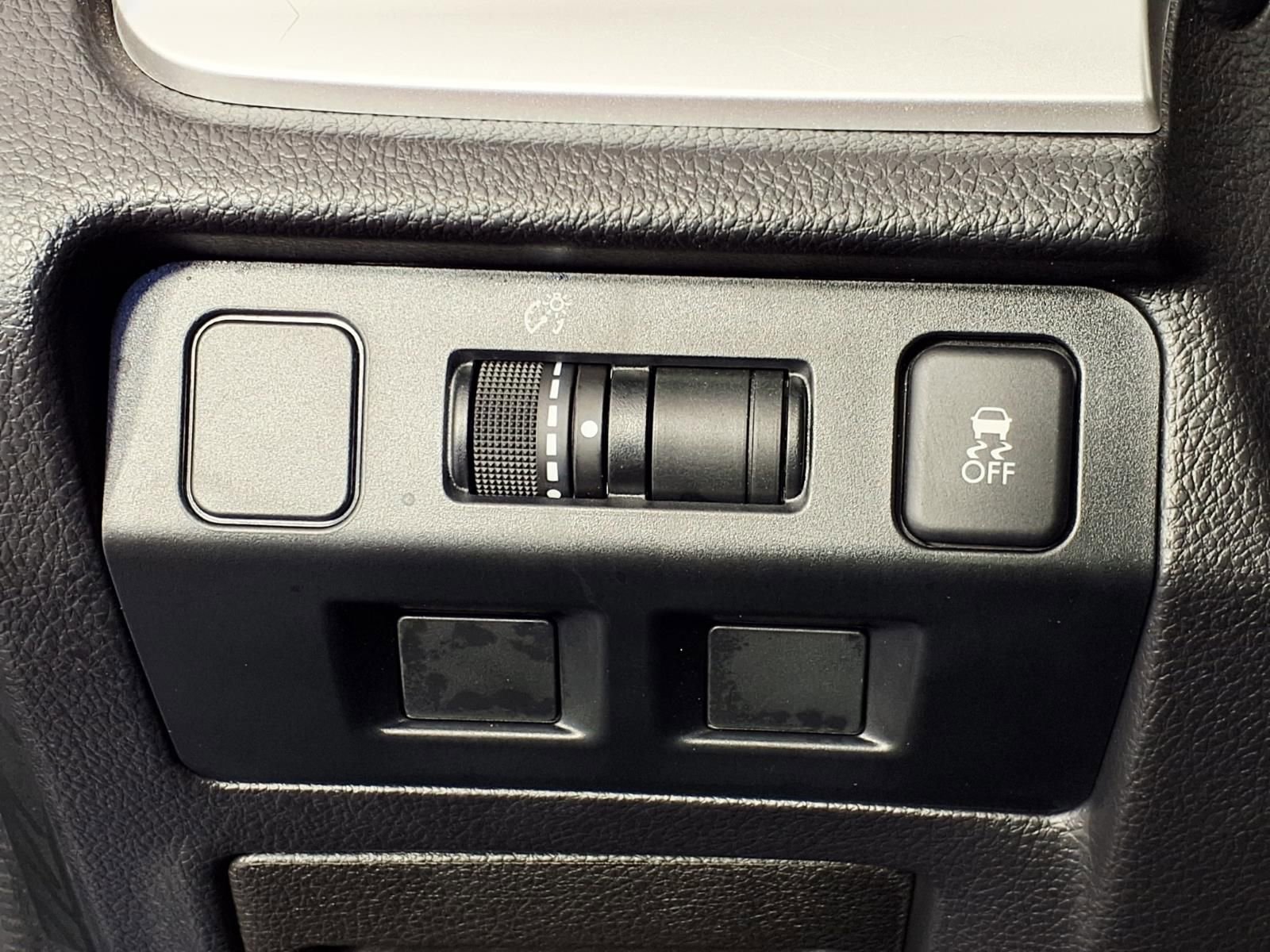 Used 2017 Subaru Crosstrek 2.0i Premium AWD/4WD image 16