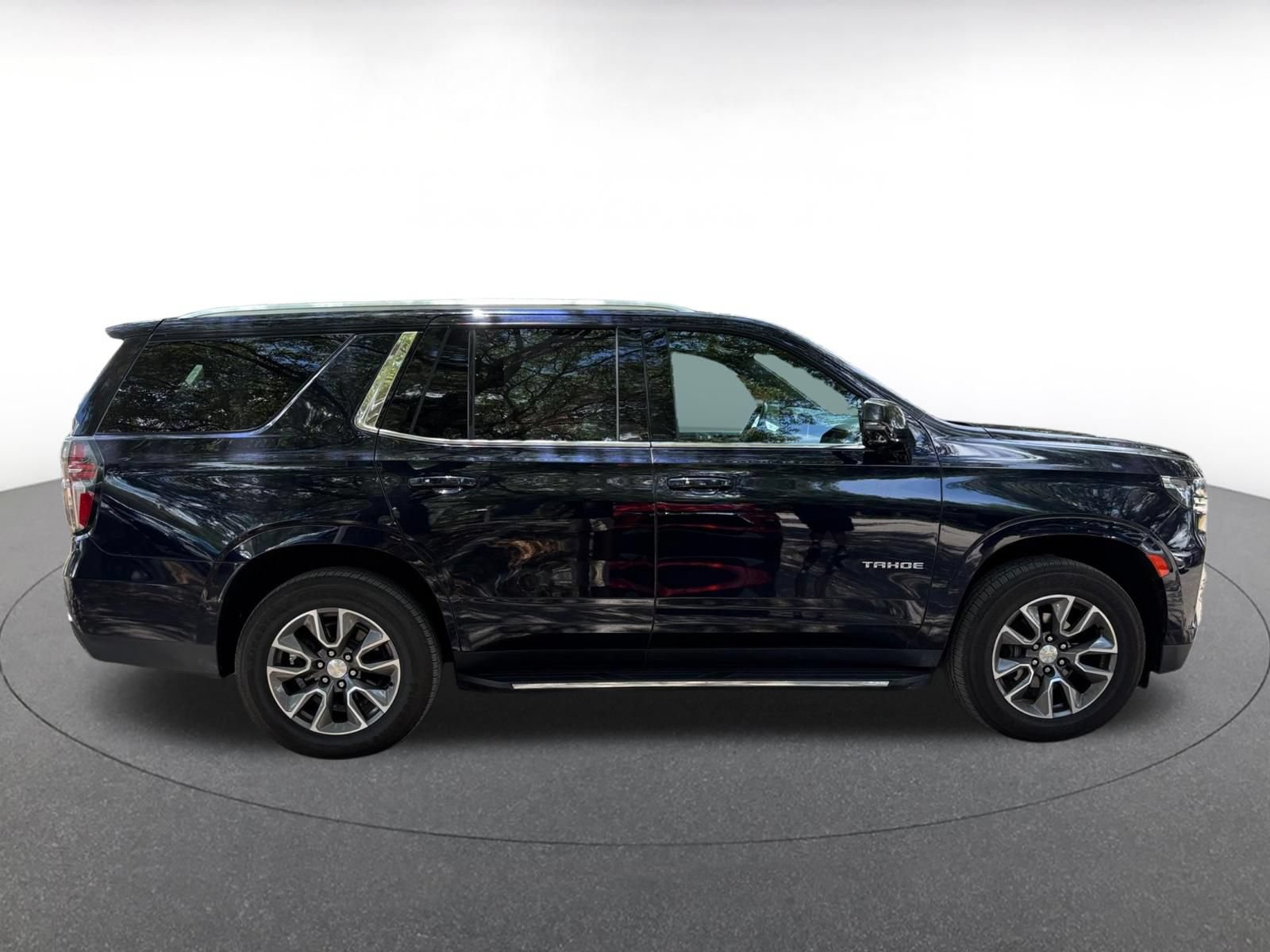 Used 2023 Chevrolet Tahoe LT w/ Luxury Package RWD image 8