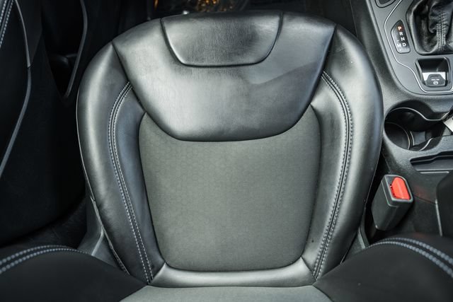 Used 2019 Jeep Cherokee Latitude Plus FWD image 29