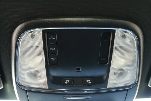 Used 2020 Dodge Charger SXT w/ Plus Group image 19