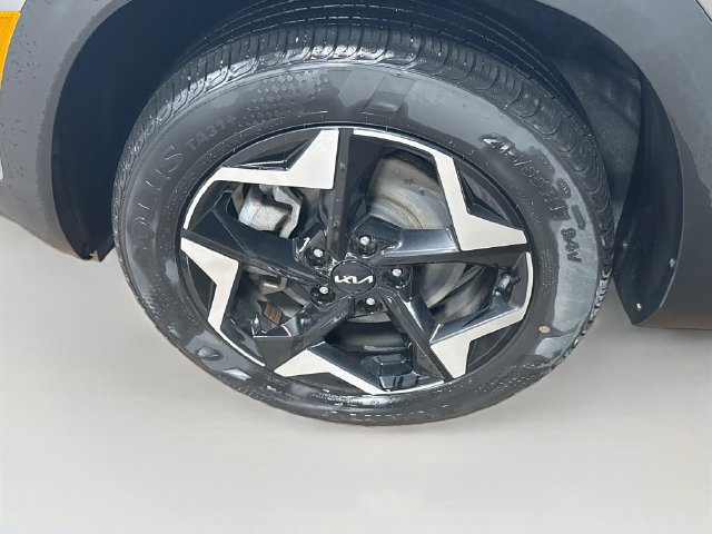 Certified 2025 Kia Seltos S AWD/4WD image 10