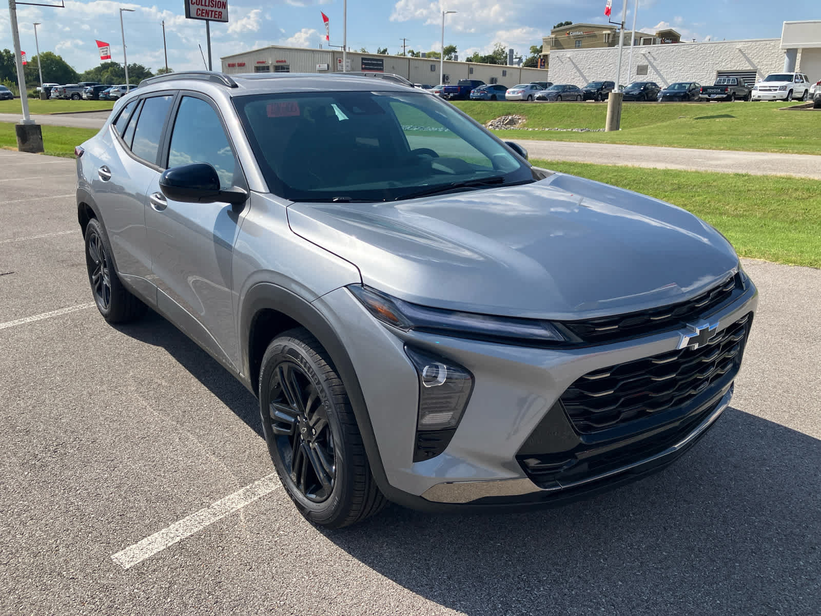 New 2026 Chevrolet Trax ACTIV w/ Sunroof Package FWD image 1