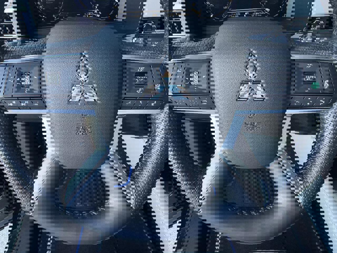 Used 2024 Mitsubishi Outlander SEL image 14