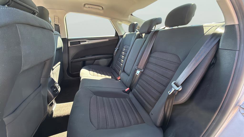 Used 2019 Ford Fusion SE FWD image 24